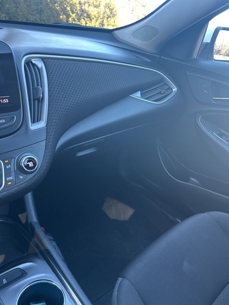 Used 2023 Chevrolet Malibu LT image 29