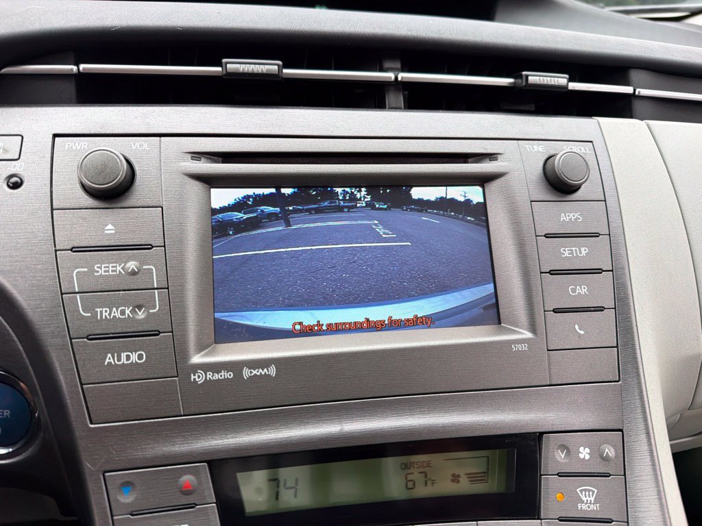 Used 2014 Toyota Prius Three w/ Preferred Accessory Package FWD image 9