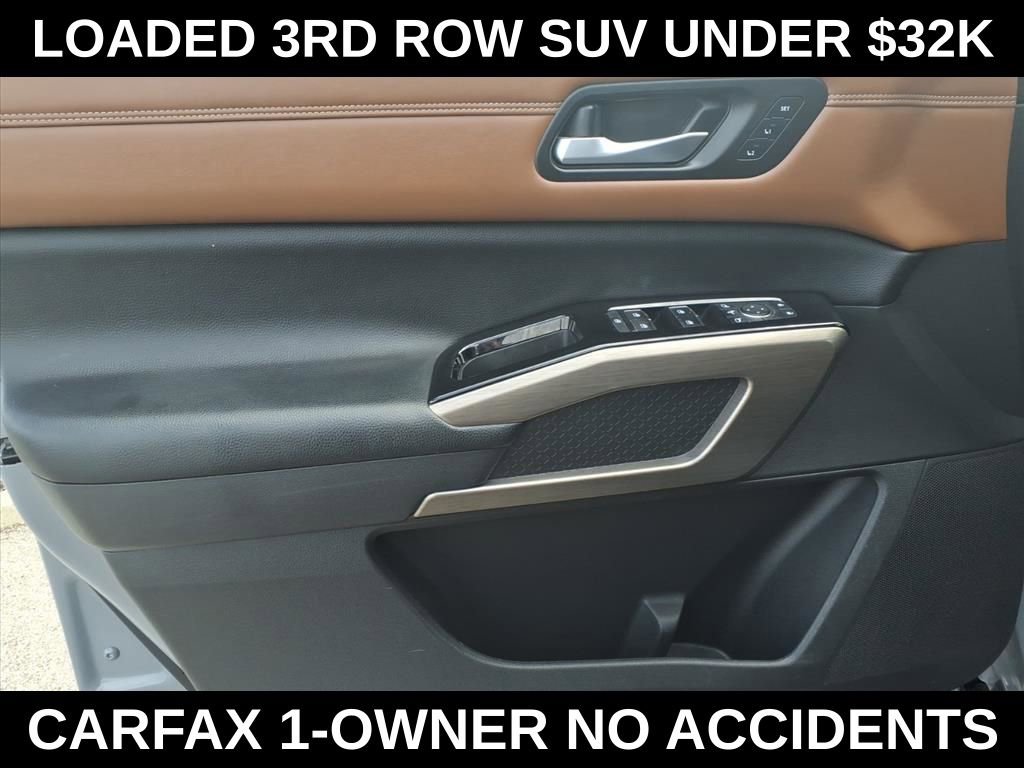 Used 2022 Nissan Pathfinder Platinum w/ Cargo Package image 11