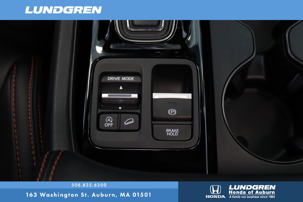 Used 2025 Honda Pilot TrailSport image 28