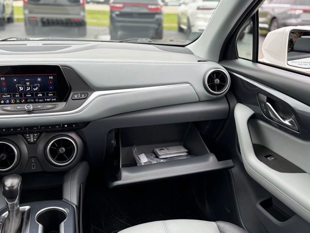 Used 2020 Chevrolet Blazer LT w/ Sound & Technology Package FWD image 33