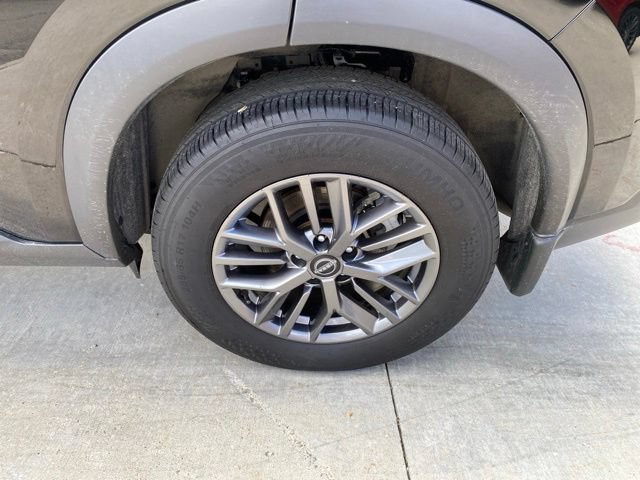 Used 2023 Nissan Rogue S AWD/4WD image 12