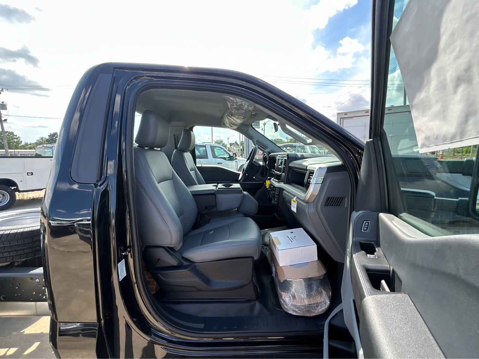 New 2025 Ford F350 XL w/ XL Chrome Package image 7