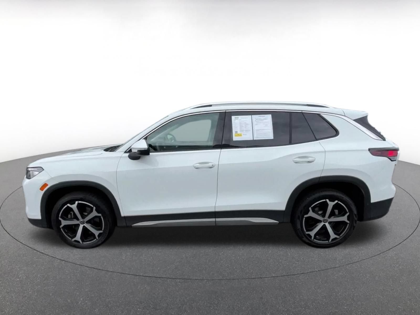Used 2026 Volkswagen Tiguan SE AWD/4WD image 7