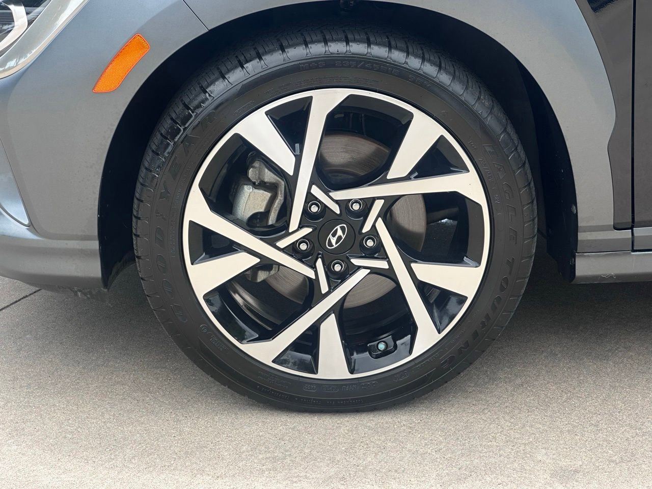 Used 2023 Hyundai Kona Limited w/ Cargo Package FWD image 11