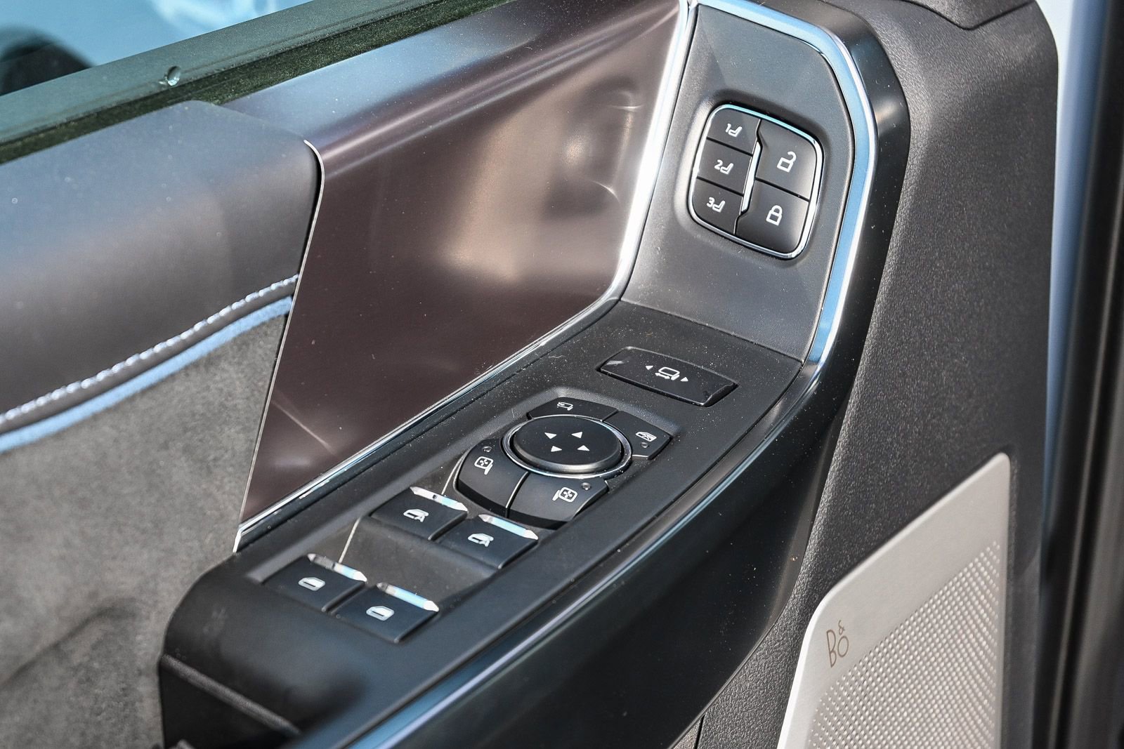 New 2026 Ford F250 Platinum w/ Tremor Off-Road Package image 27