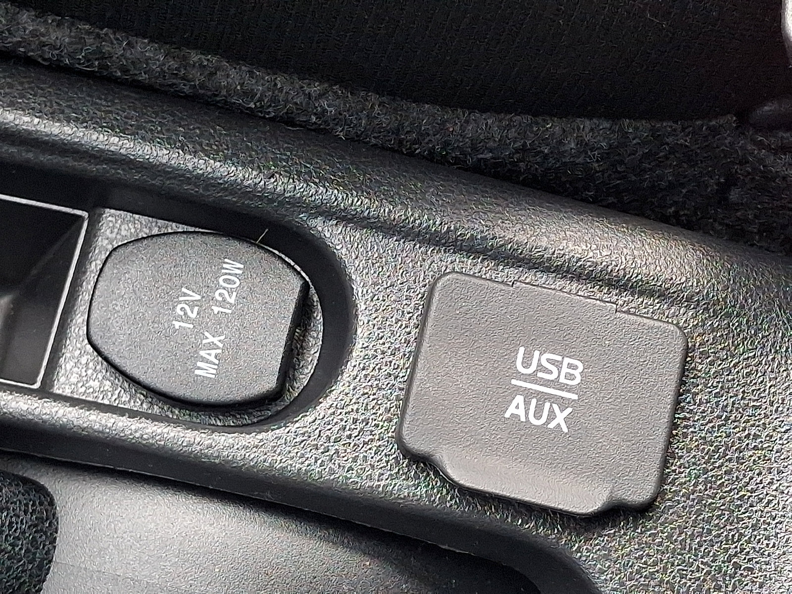 Used 2016 Nissan Versa Note SV FWD image 26