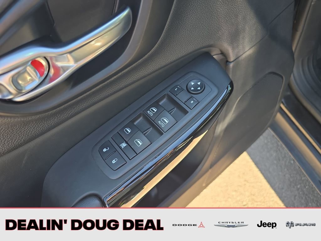 Used 2023 Jeep Cherokee Altitude Lux image 13