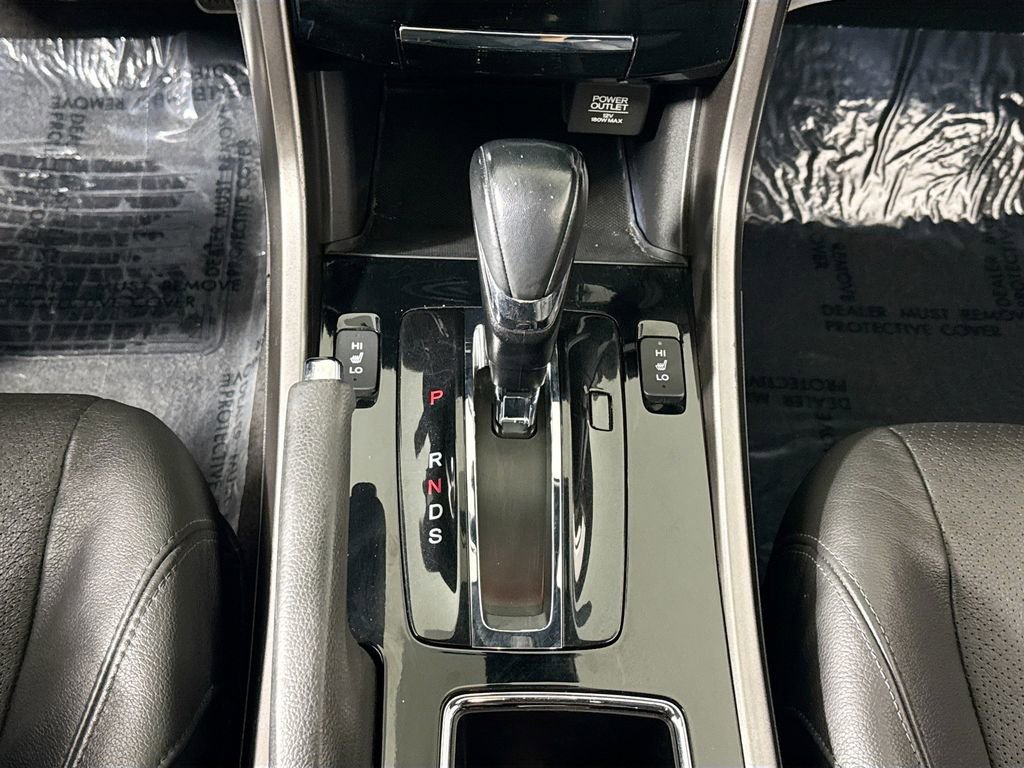 Used 2017 Honda Accord Touring image 18
