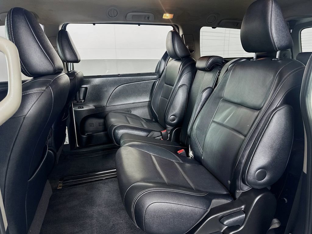 Used 2015 Toyota Sienna SE FWD image 24