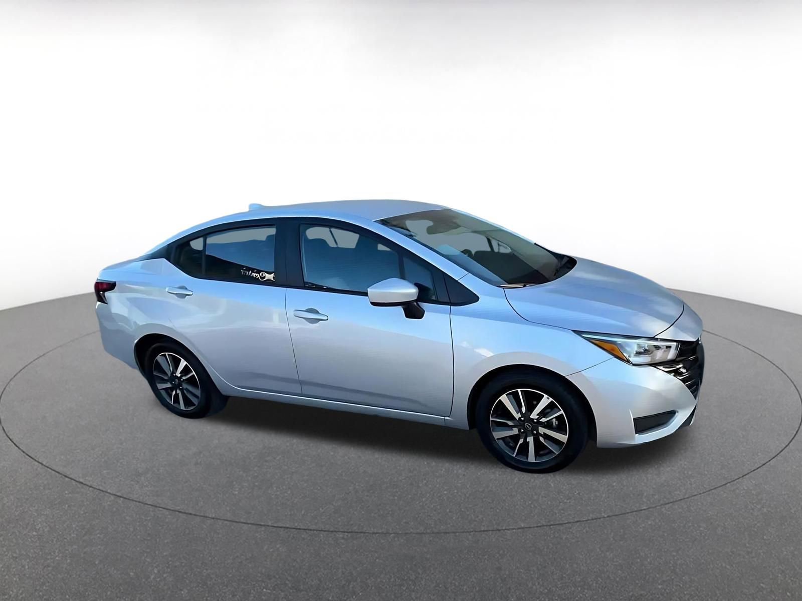 Used 2025 Nissan Versa SV video 2