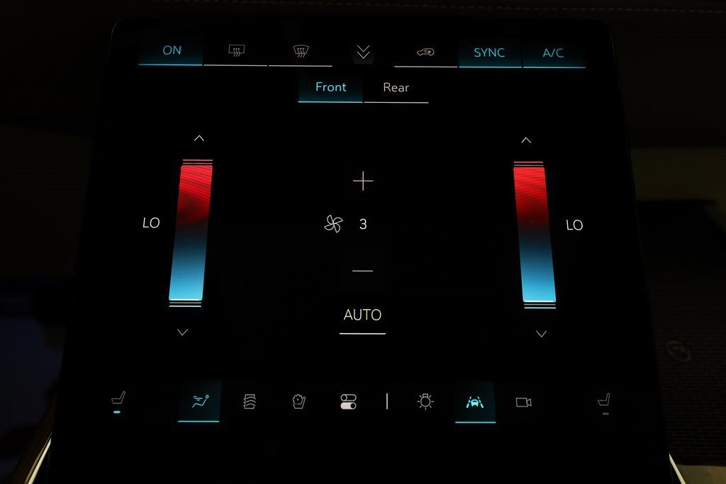 Used 2025 Cadillac Escalade Sport Platinum w/ LPO, ONYX Package image 39