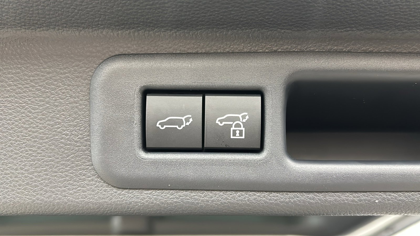 Used 2025 Toyota Sequoia Platinum image 18