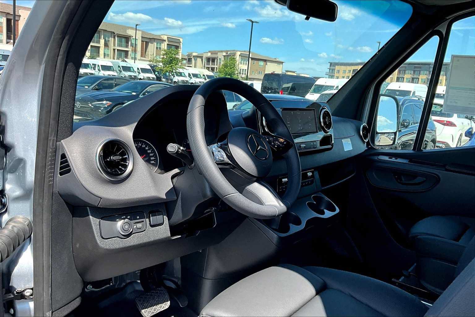 New 2025 Mercedes-Benz Sprinter 2500 image 8