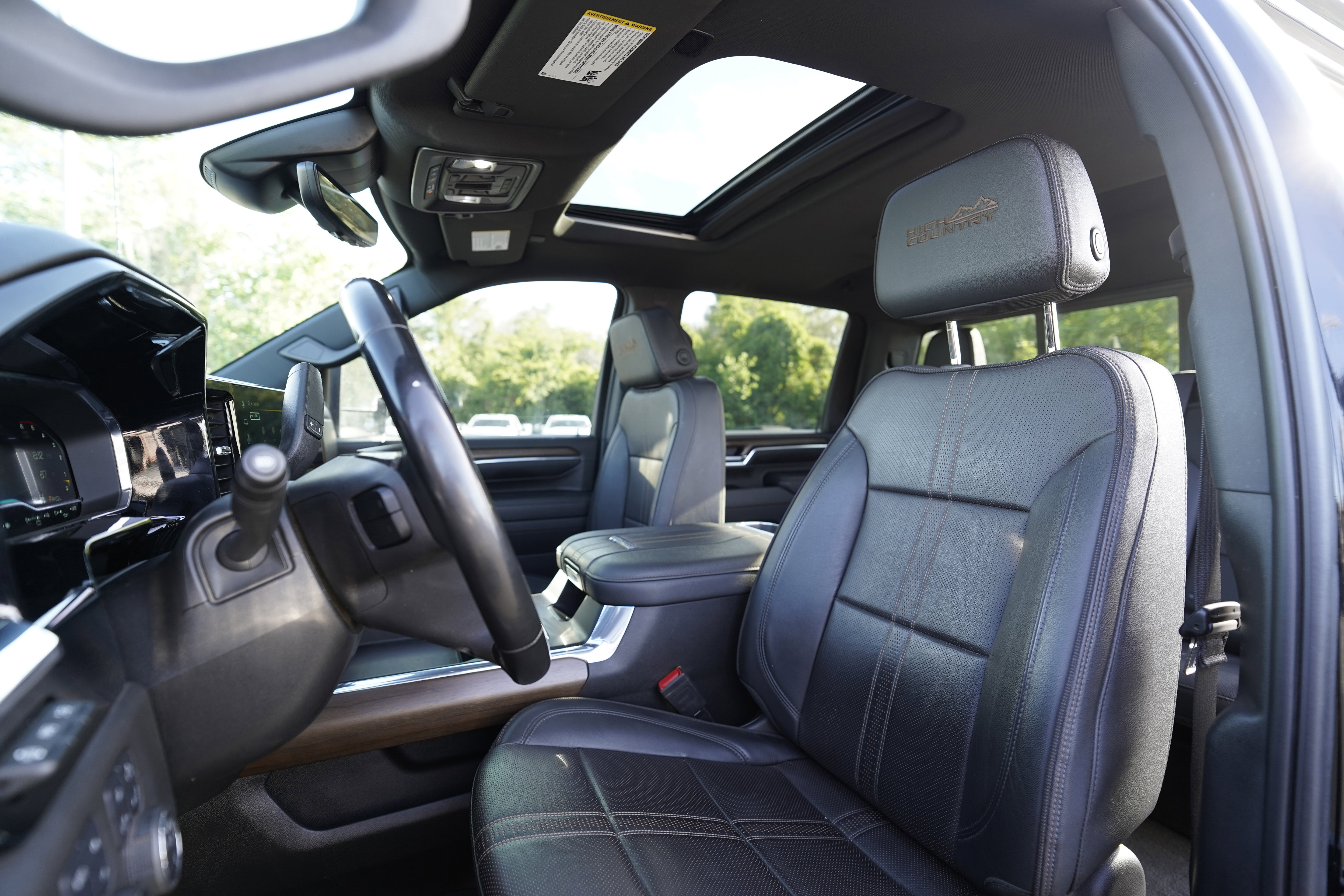 Used 2024 Chevrolet Silverado 2500 High Country w/ Midnight Edition AWD/4WD image 9