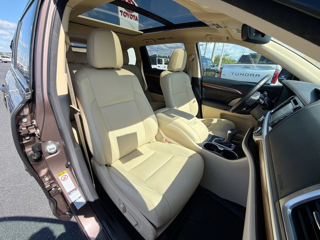 Used 2018 Toyota Highlander Limited Platinum w/ Protection Package #3 AWD/4WD image 33