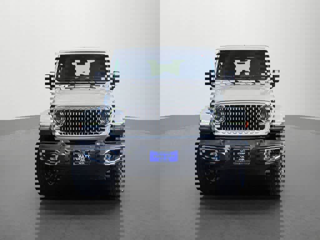 Used 2025 Jeep Wrangler Sahara image 2