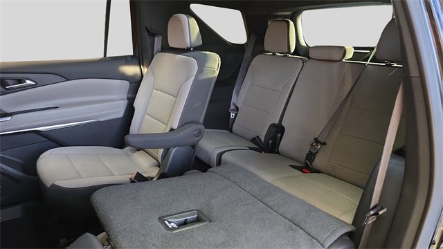 Used 2025 Chevrolet Traverse LT image 19