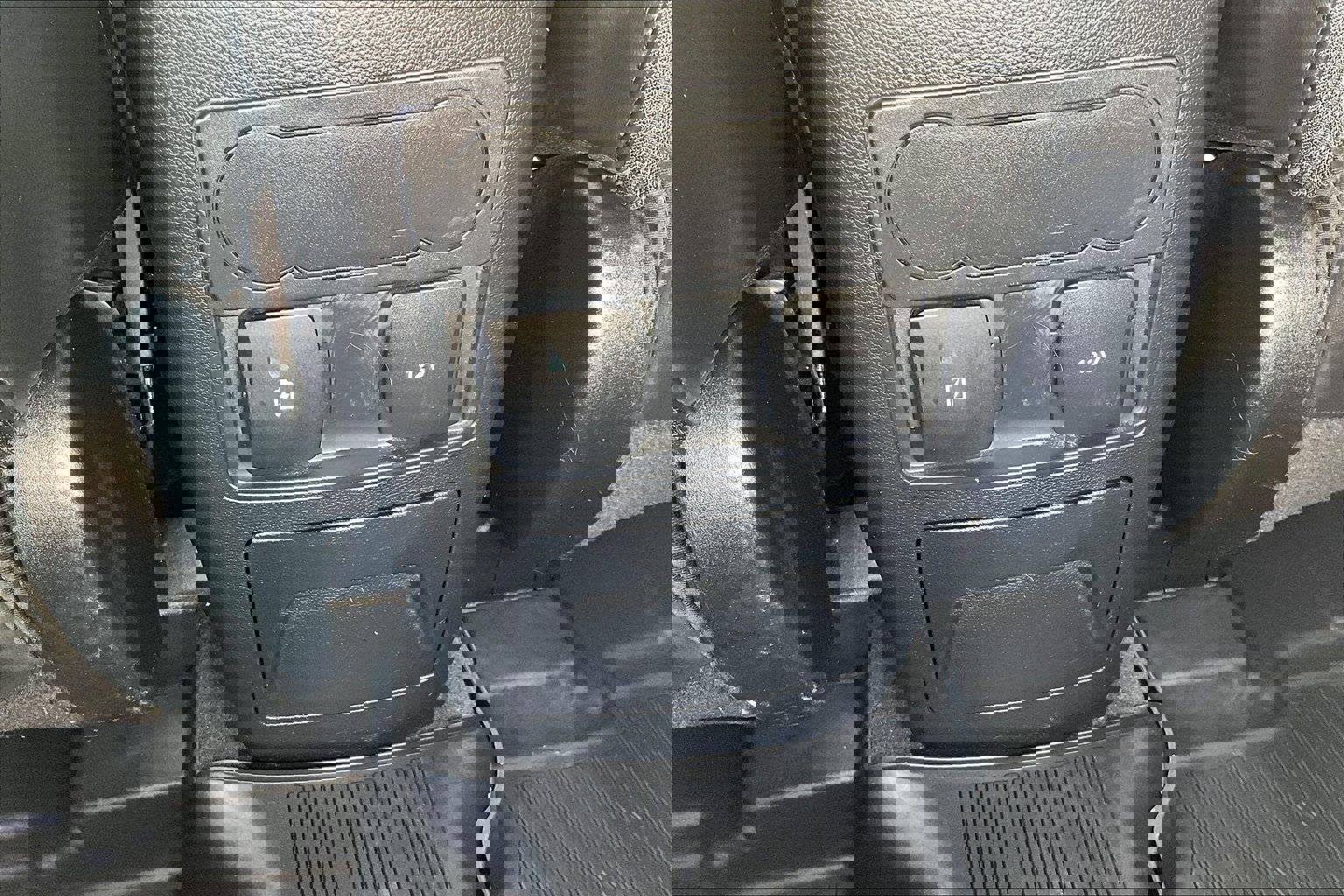 Used 2022 Ford Explorer XLT w/ Equipment Group 202A image 40