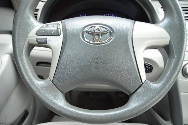 Used 2011 Toyota Camry LE w/ LE Extra-Value Pkg FWD image 19