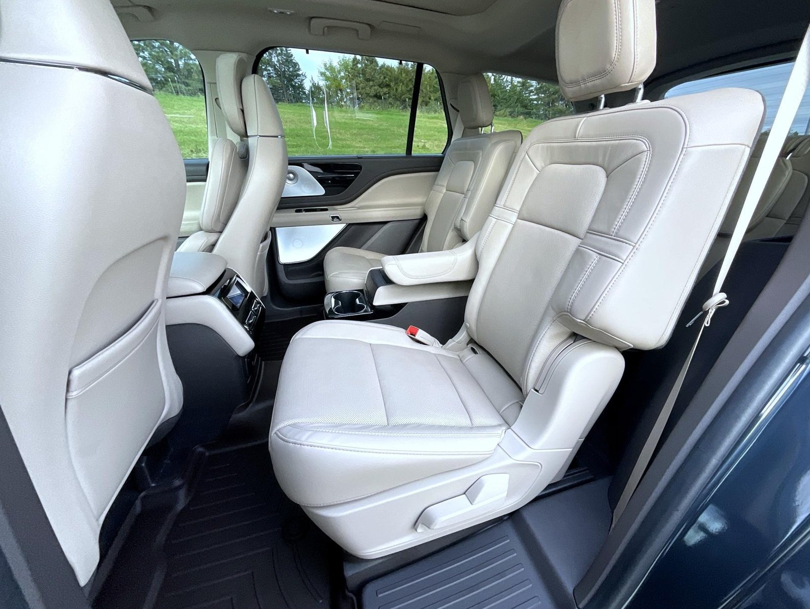 Certified 2022 Lincoln Aviator Reserve w/ Equipment Group 201A AWD/4WD image 19