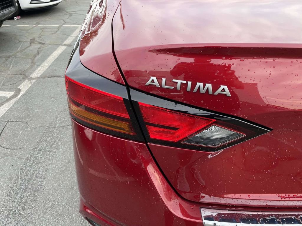 Used 2023 Nissan Altima 2.5 SR FWD image 19