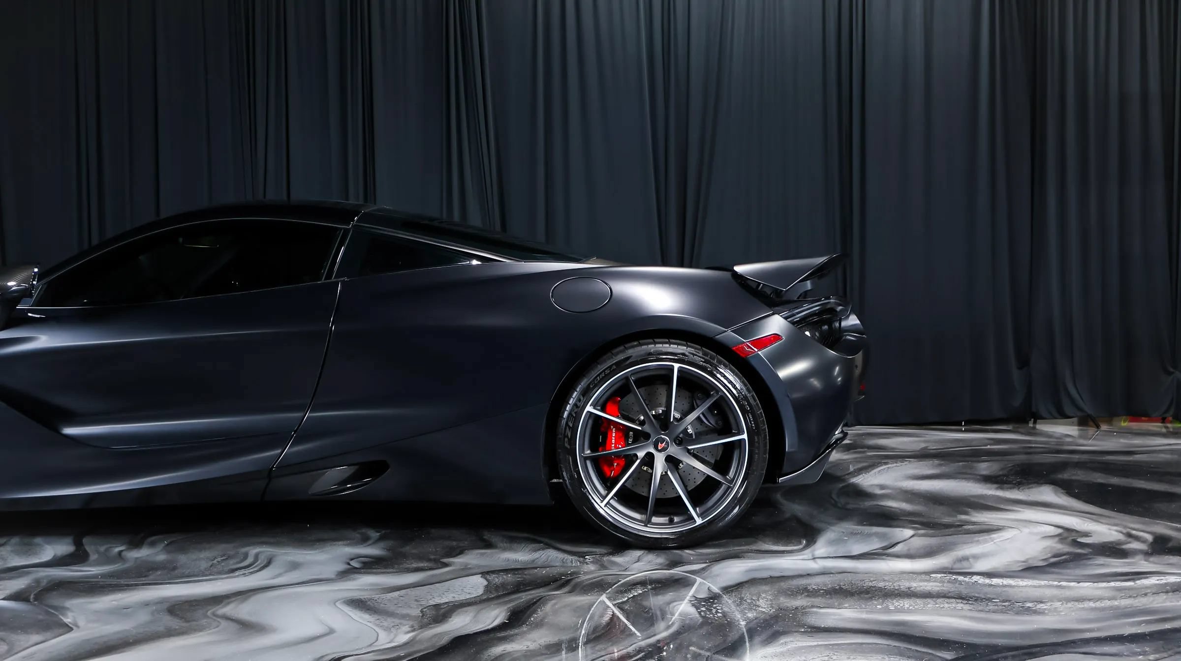 Used 2018 McLaren 720S RWD image 16