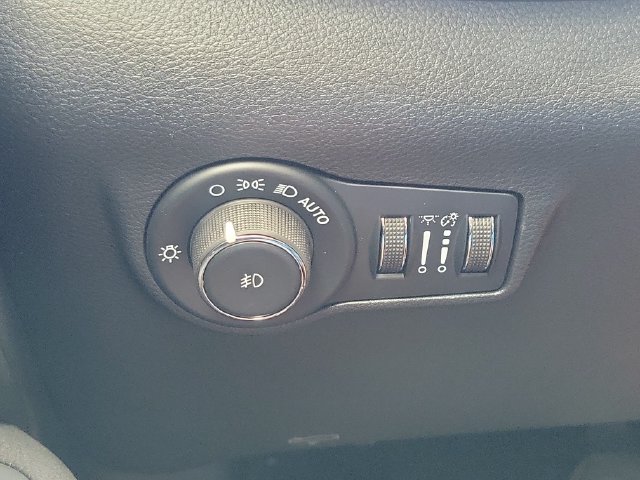 New 2026 Jeep Compass Latitude AWD/4WD image 24
