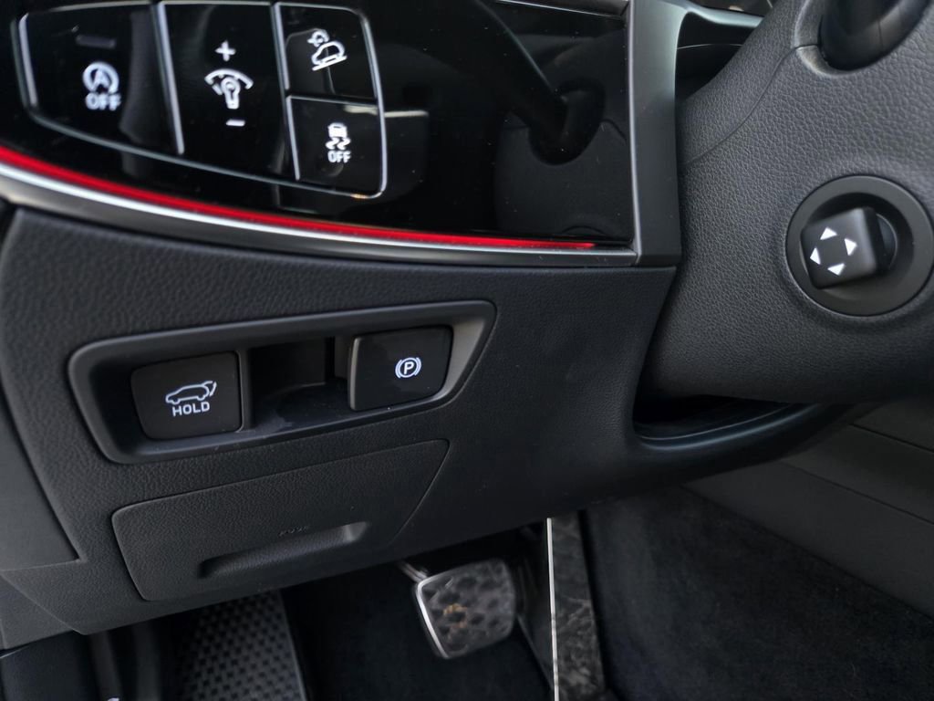 Used 2025 Genesis GV70 3.5T Sport image 22