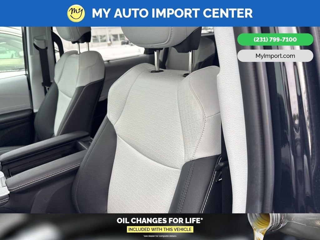Used 2025 Toyota Sienna XSE image 7