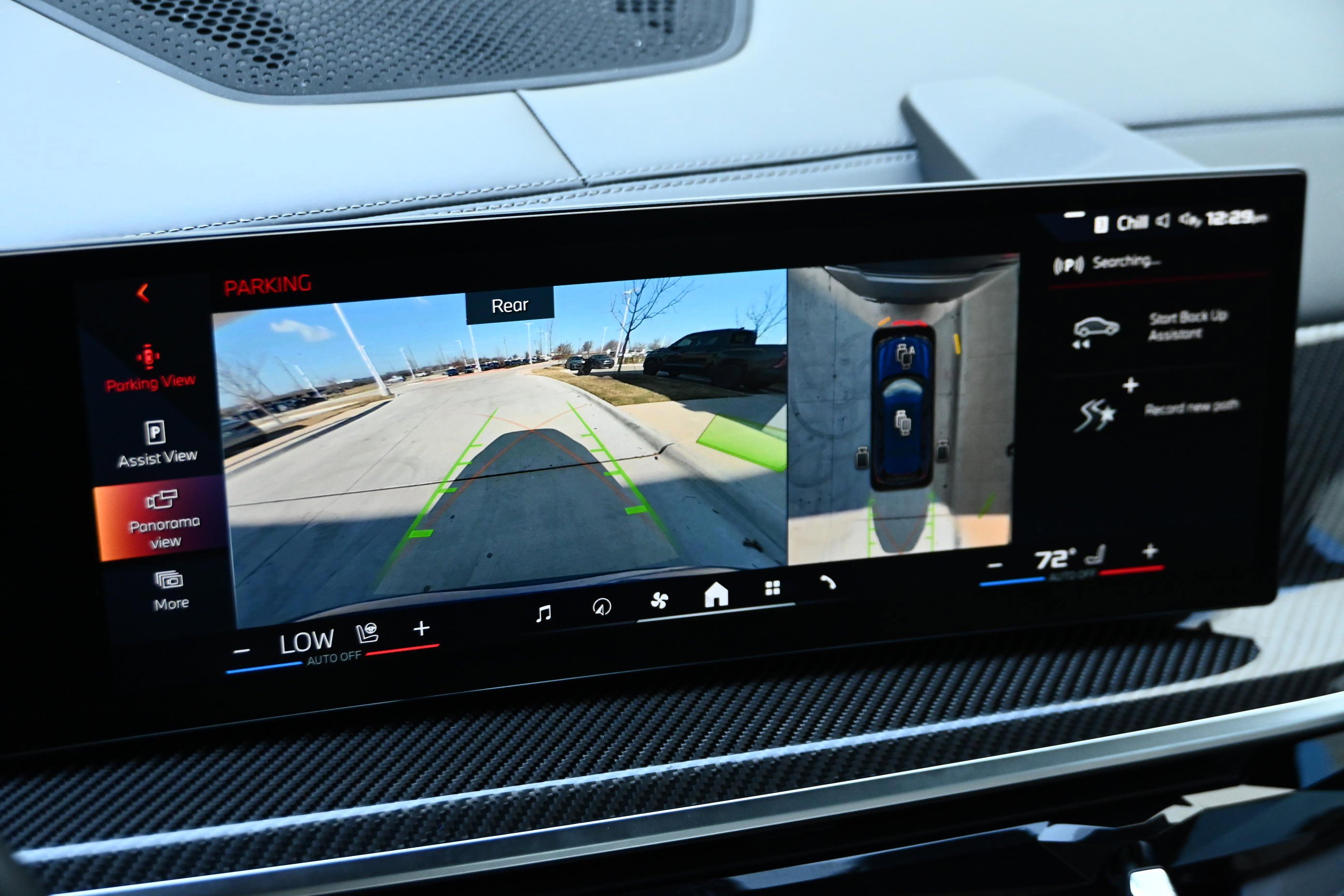 Used 2024 BMW X7 M60i w/ Executive Package image 18