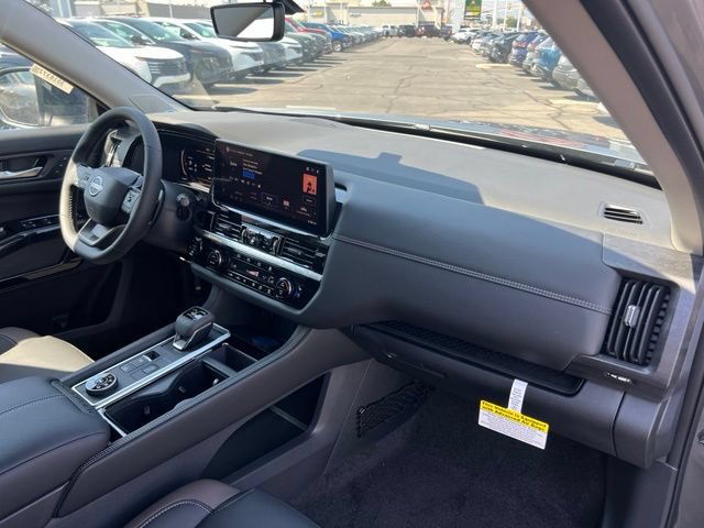 New 2026 Nissan Pathfinder Platinum w/ Cargo Package AWD/4WD image 17