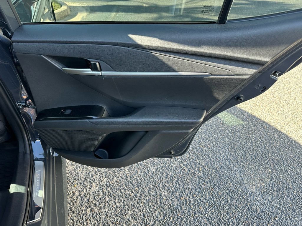 Used 2025 Toyota Camry LE w/ Convenience Package image 19