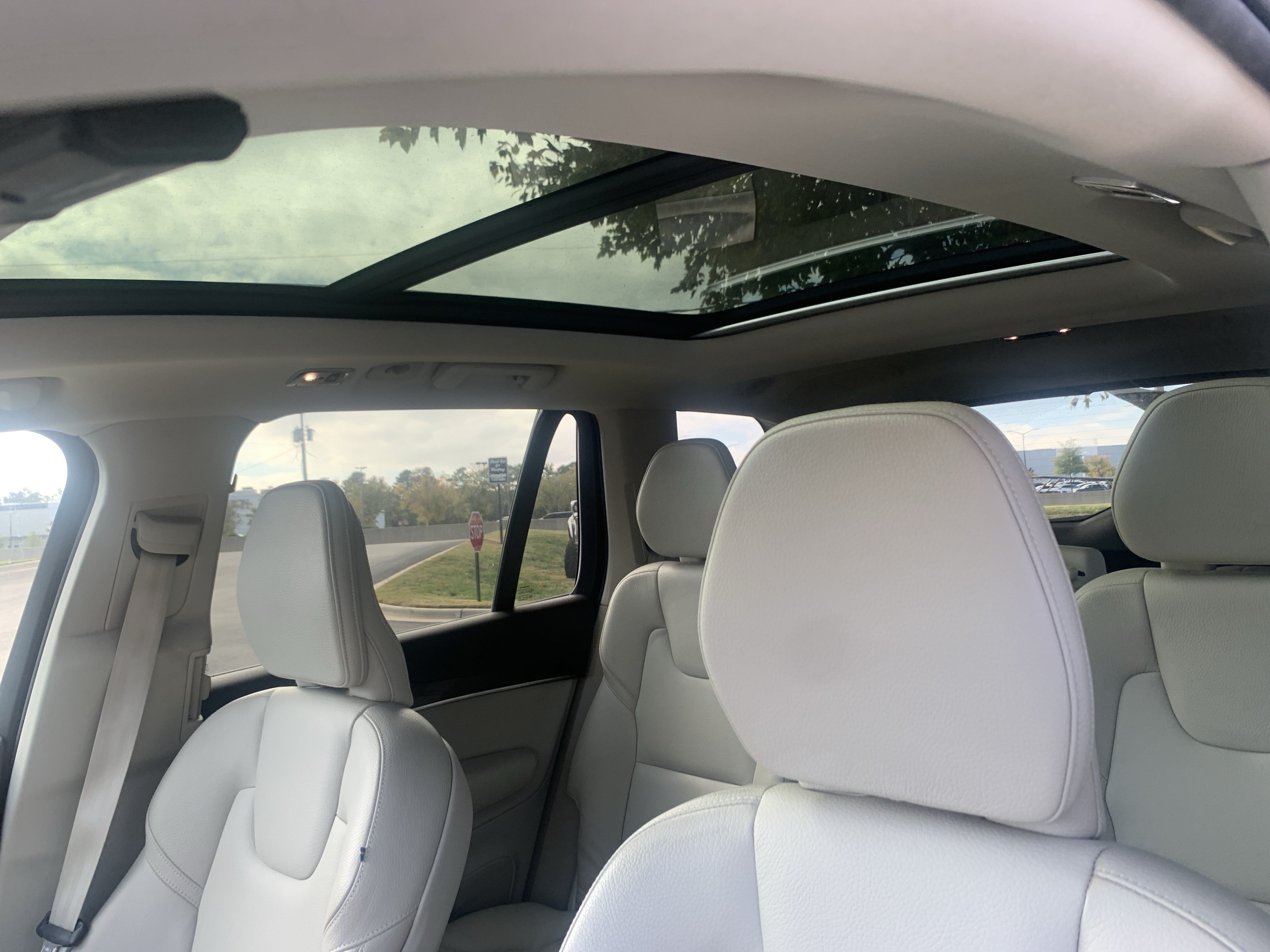 Used 2019 Volvo XC90 T6 Momentum w/ Advanced Package AWD/4WD image 28