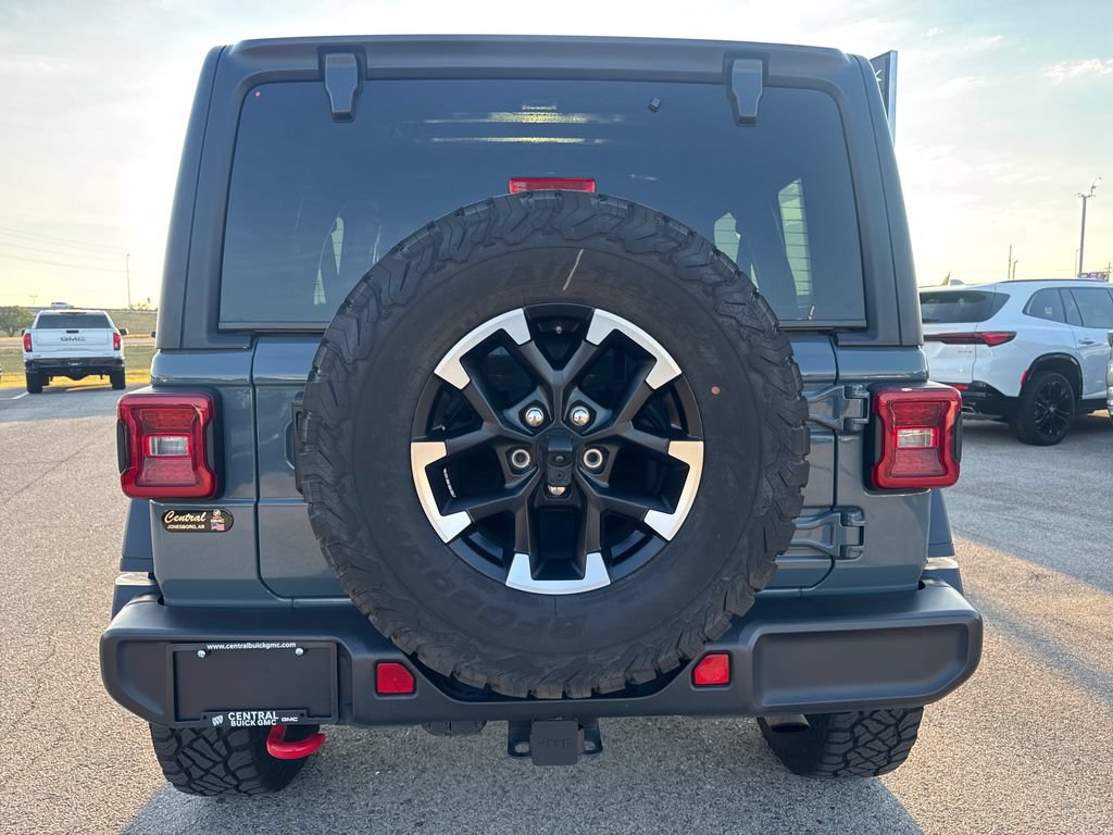 Used 2025 Jeep Wrangler Unlimited Rubicon AWD/4WD image 5