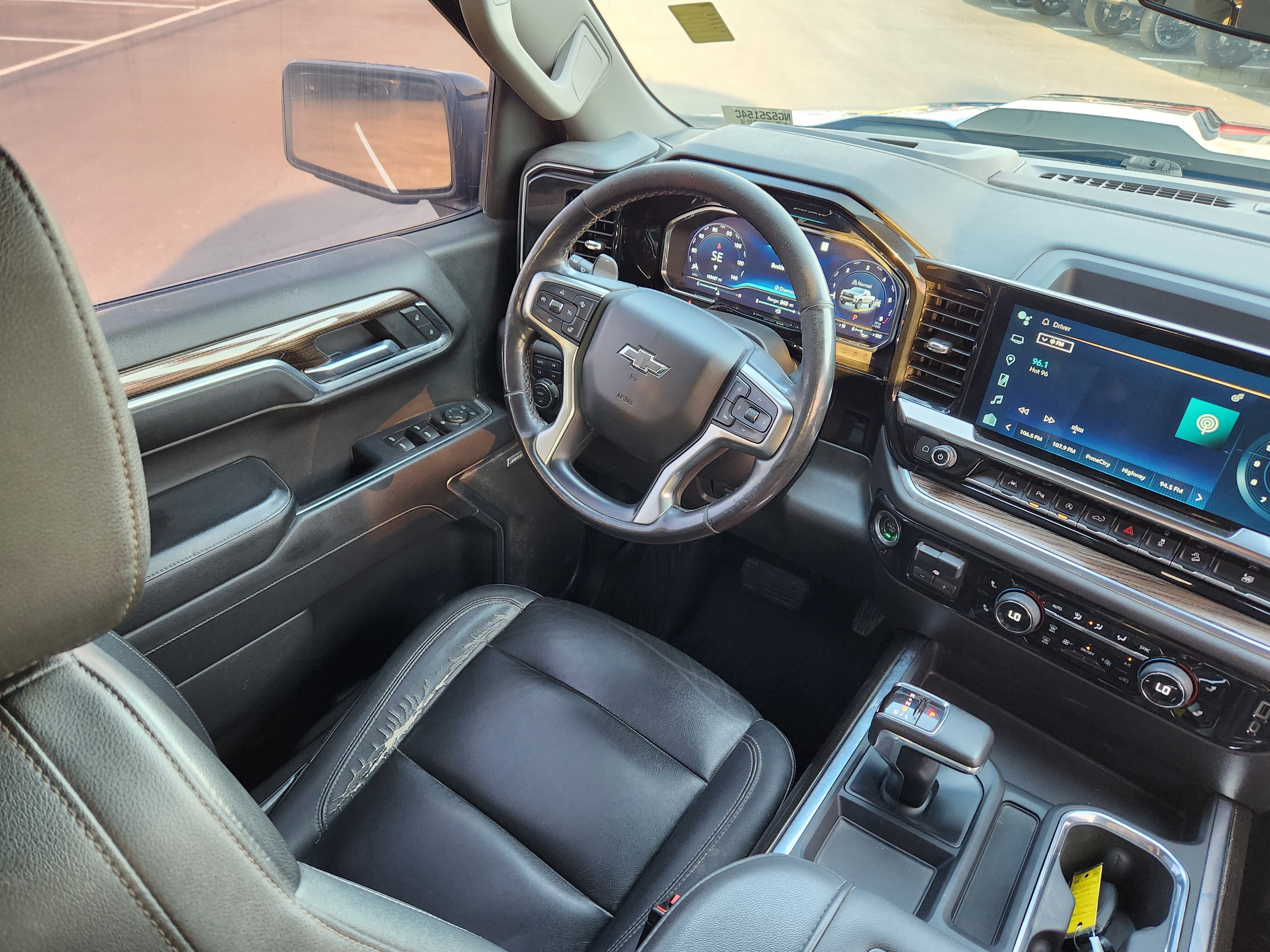 Used 2022 Chevrolet Silverado 1500 LT Trail Boss w/ LT Trail Boss Premium Package AWD/4WD image 14