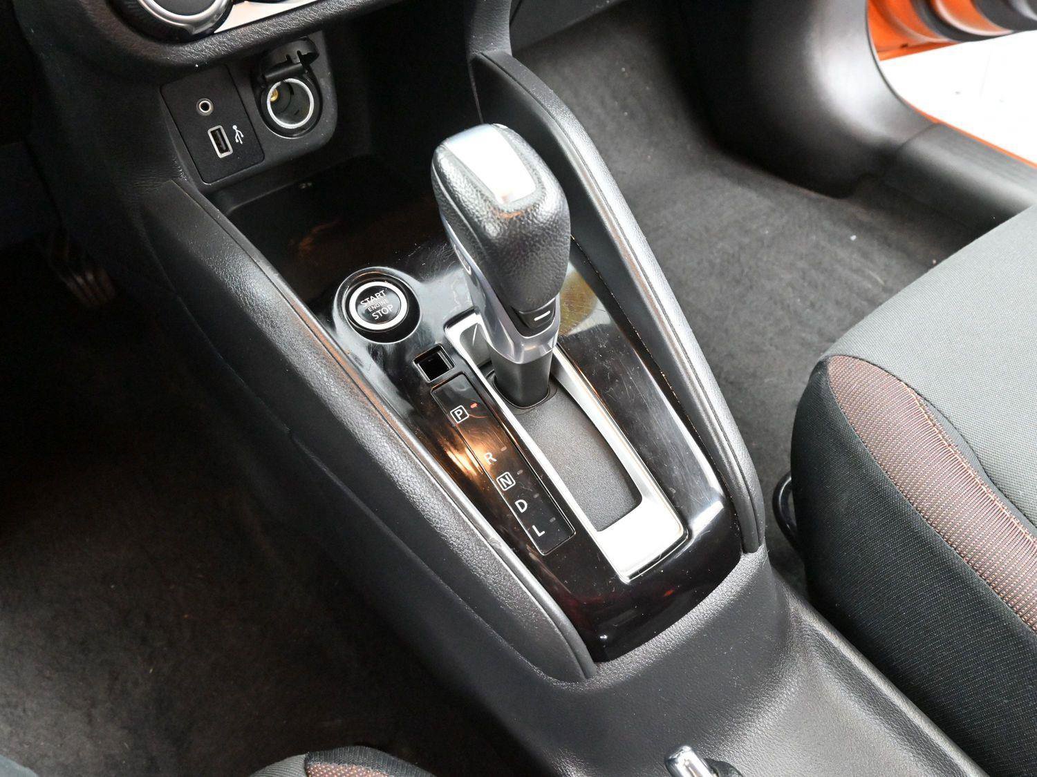 Used 2021 Nissan Versa SR w/ Convenience Package image 22