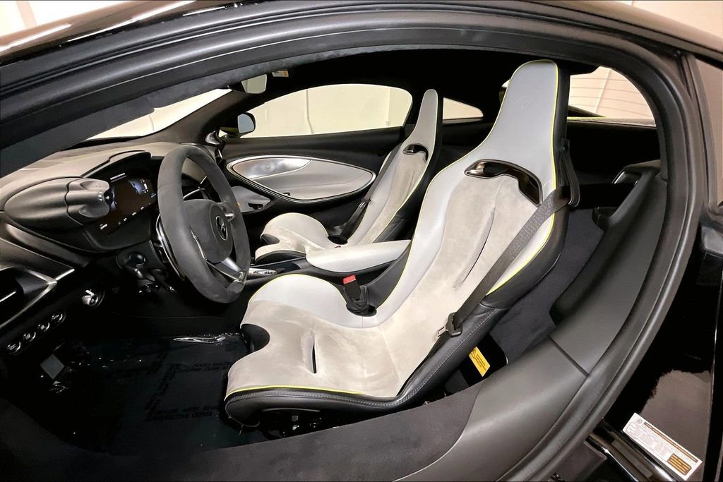 Used 2023 McLaren Artura image 27