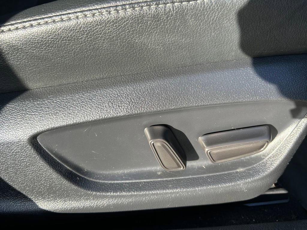 Used 2022 Toyota Camry XLE image 26