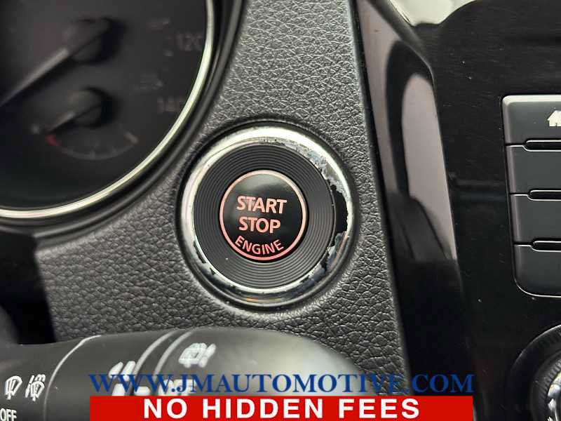 Used 2018 Nissan Rogue SV AWD/4WD image 38