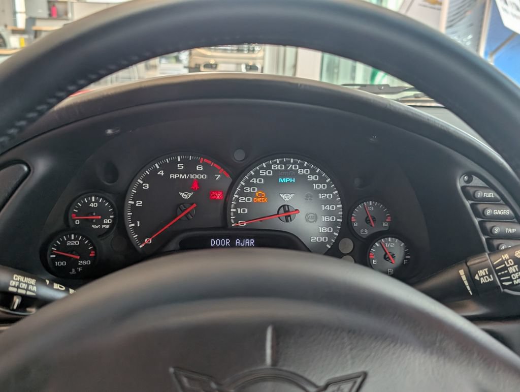 Used 2004 Chevrolet Corvette Coupe RWD image 14