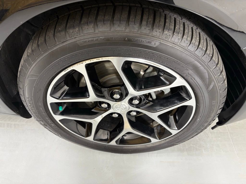 Used 2017 Buick Regal Sport Touring image 10