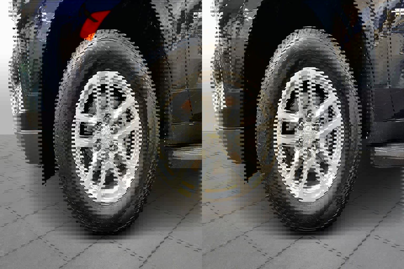 Used 2021 Chevrolet Tahoe LS image 18