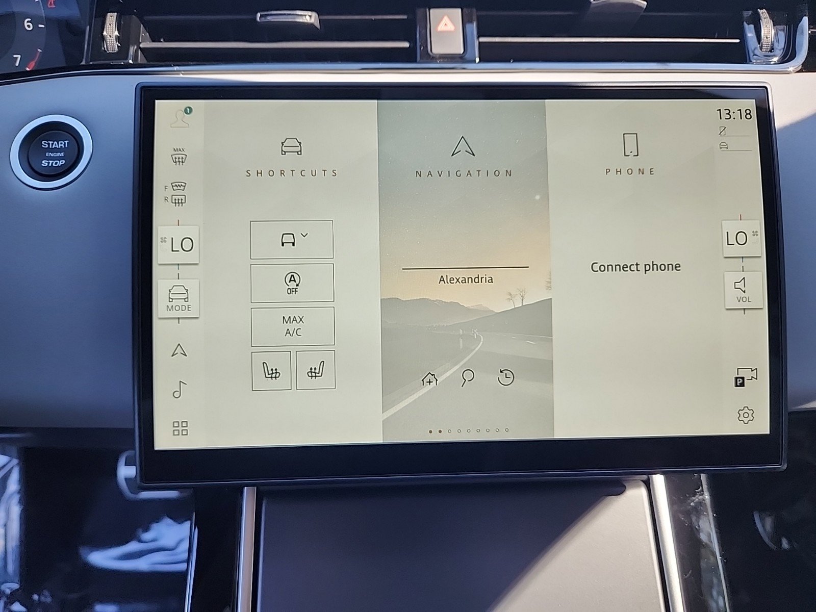 Used 2025 Land Rover Range Rover Evoque Dynamic SE image 17