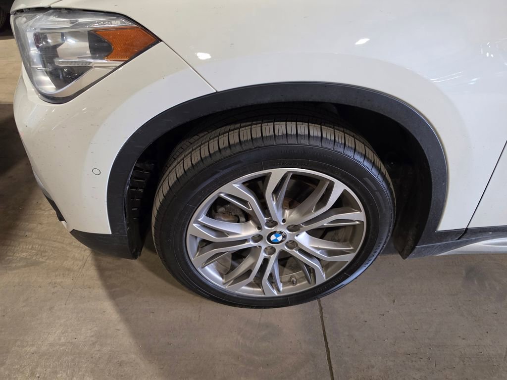 Used 2017 BMW X1 xDrive28i AWD/4WD image 3