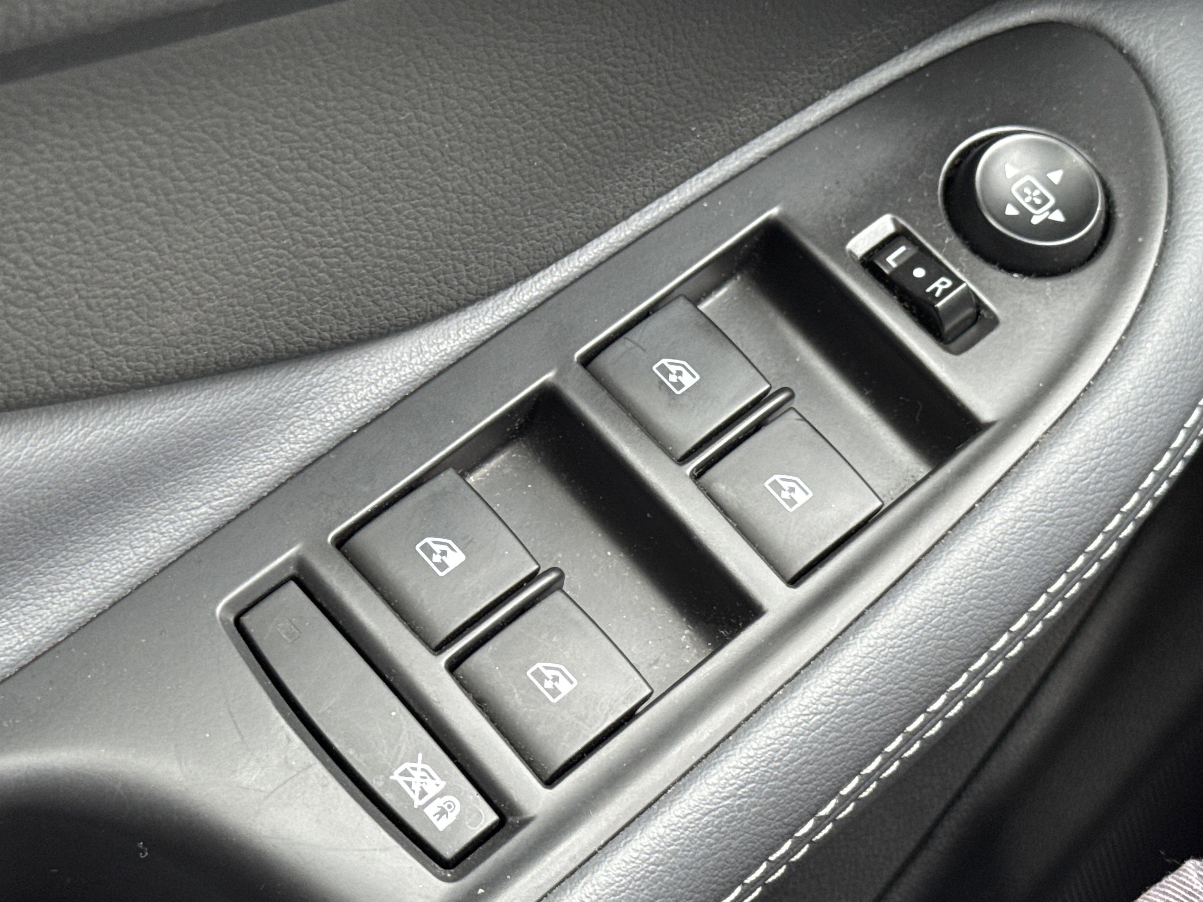 Used 2020 Buick Envision Essence image 24