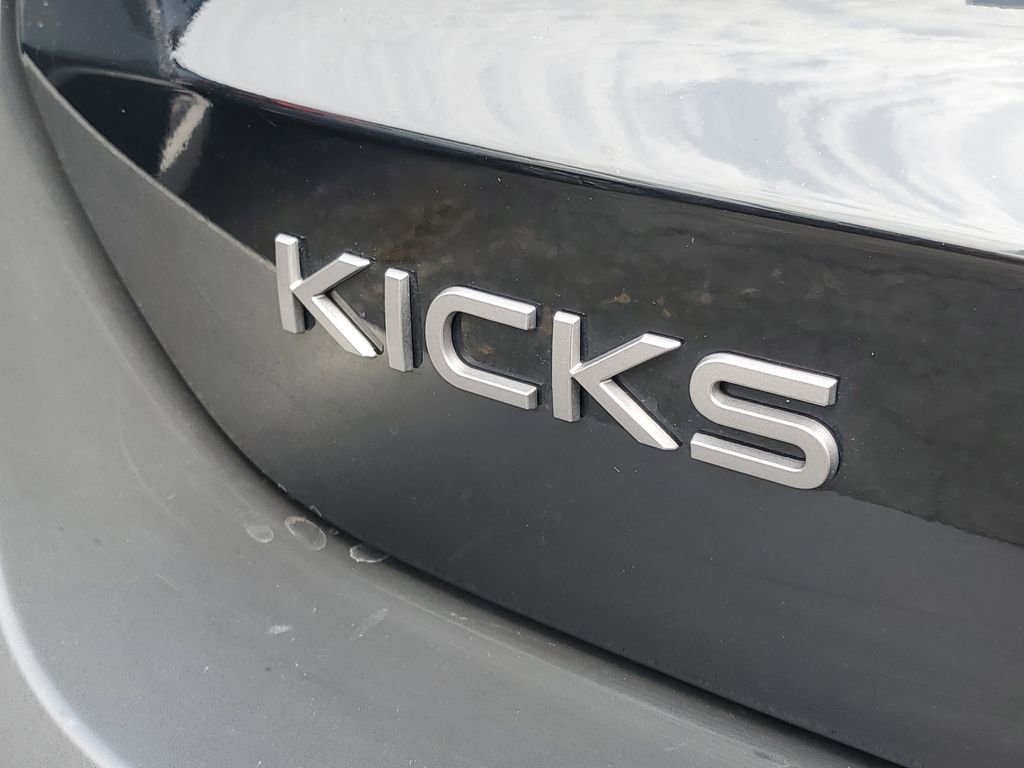 Used 2025 Nissan Kicks SV image 8