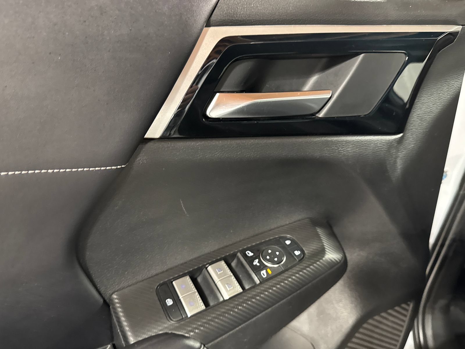 Used 2023 Mitsubishi Outlander SE AWD/4WD image 16