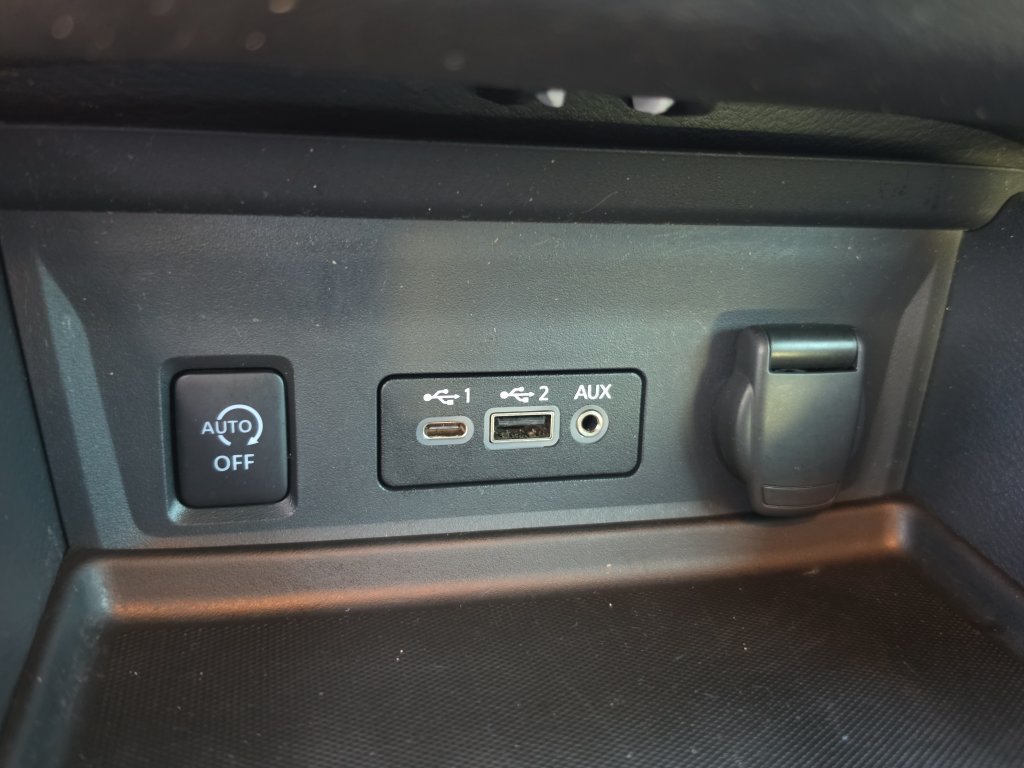 Used 2024 Nissan Sentra SR w/ SR Premium Package FWD image 27