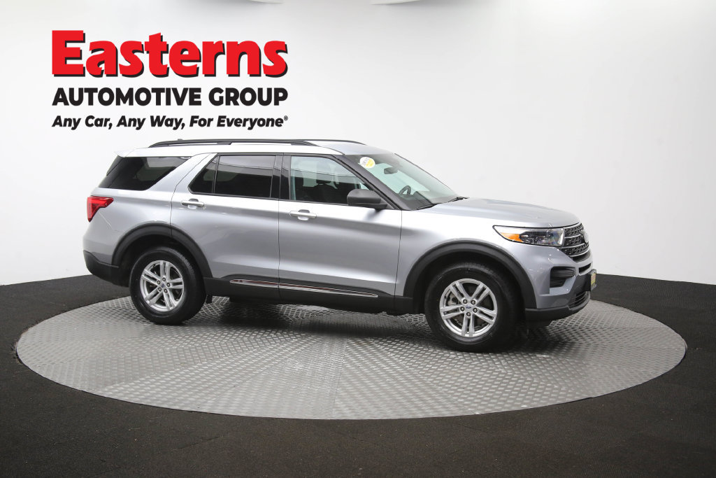 Used 2023 Ford Explorer XLT AWD/4WD image 50